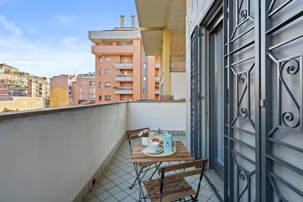 Milano-M1 Rock House Apartment Italy