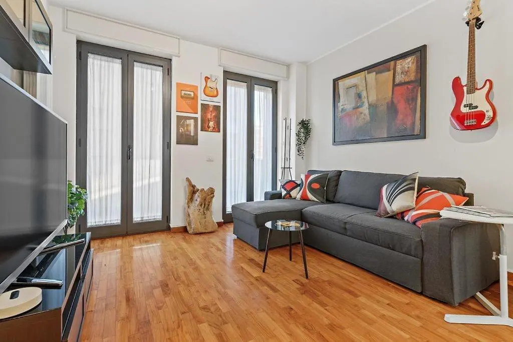 Milano-M1 Rock House Apartment Italy